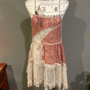 Gimmicks size medium lace tunic